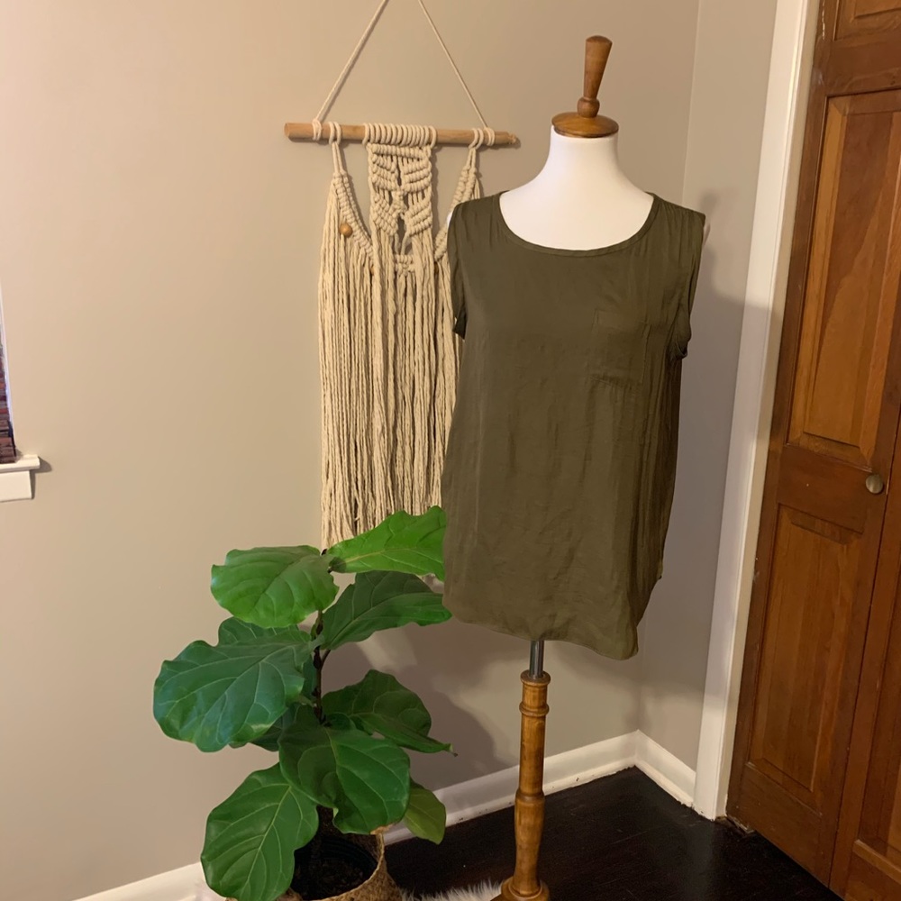 LOFT sleeveless top